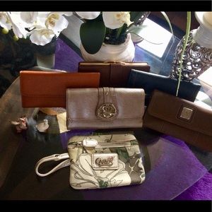 6 wallets in excellent conditions